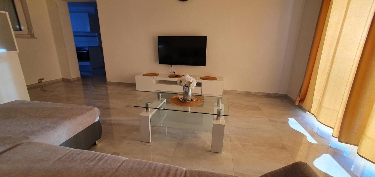 Apartmani Naomi&Leo เซนญ์ ภายนอก รูปภาพ