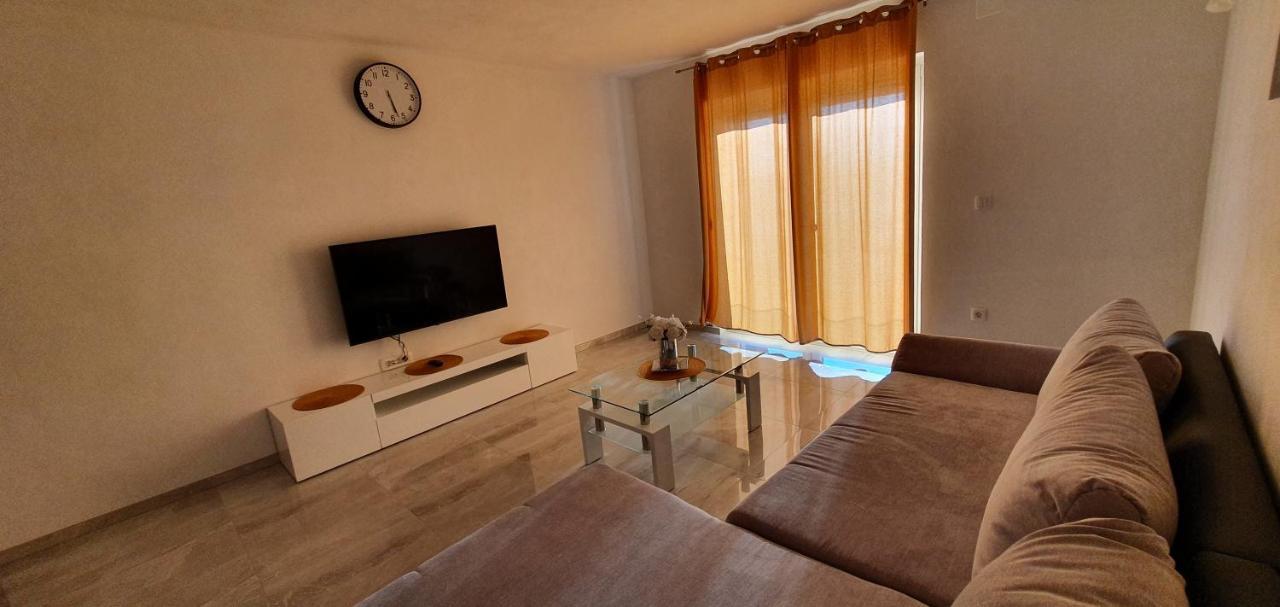 Apartmani Naomi&Leo เซนญ์ ภายนอก รูปภาพ